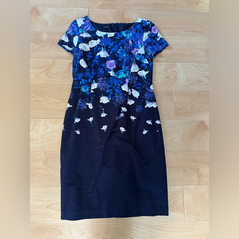 🌻 2/$10 Talbots Floral Ombré Sheath Dress Navy Blue Purple size 6 - Picture 3 of 12